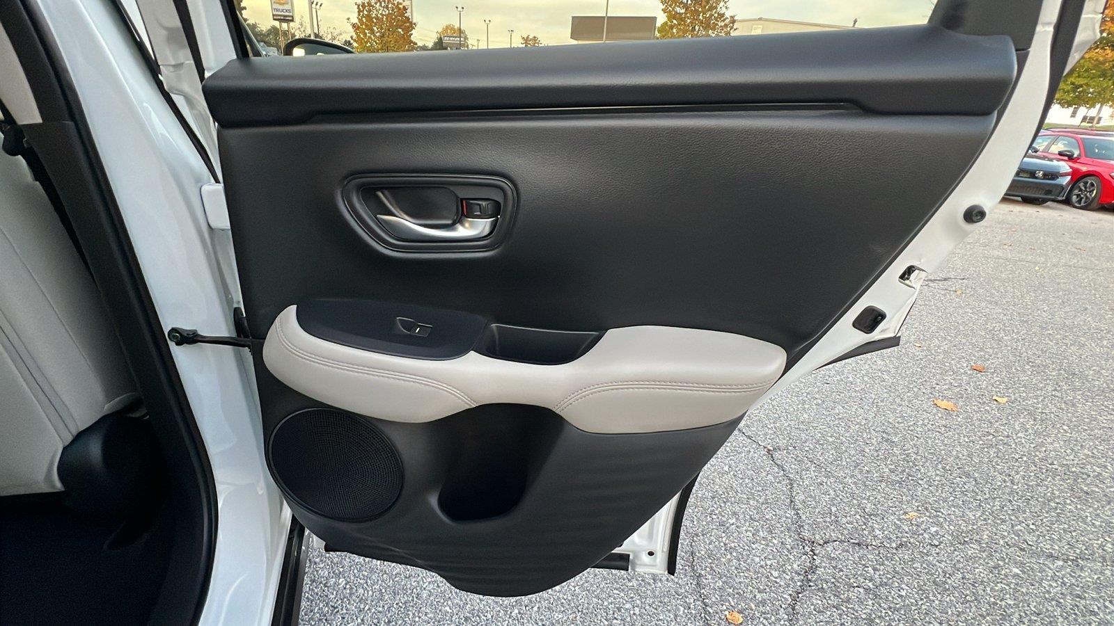 2027 Honda HR-V photo 14 of 28