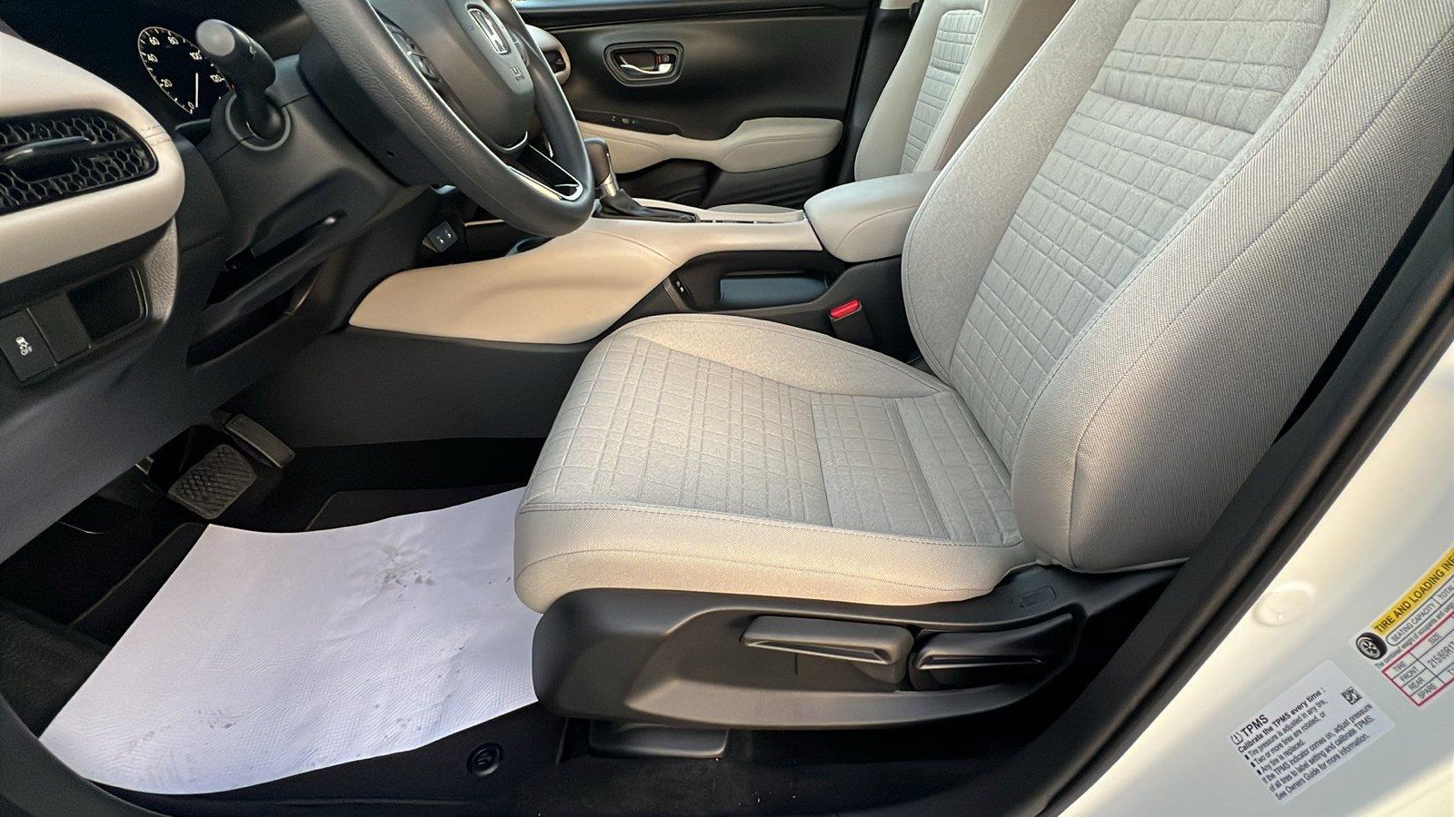 2027 Honda HR-V photo 21 of 28