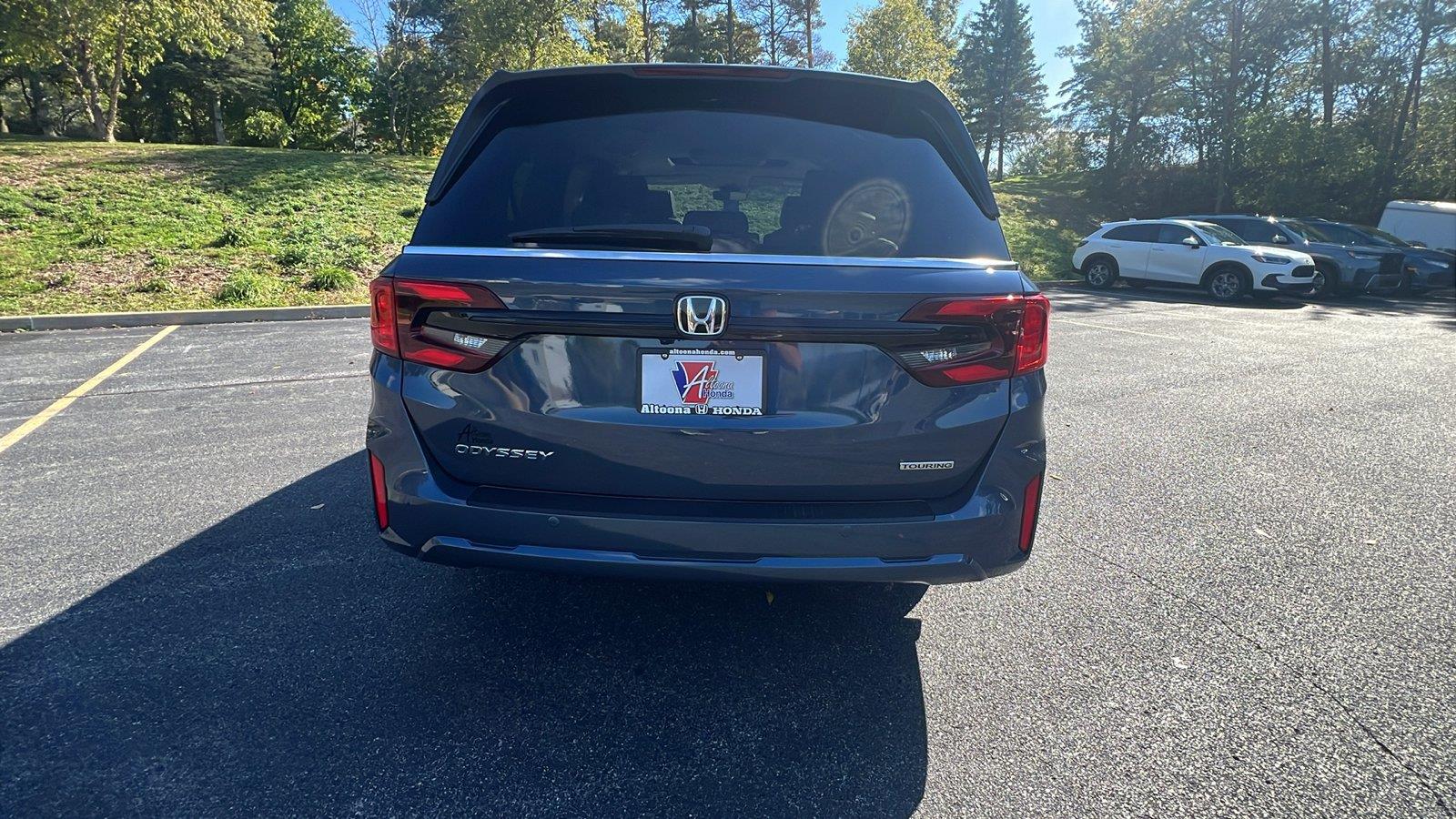 2027 Honda Odyssey photo 5 of 32