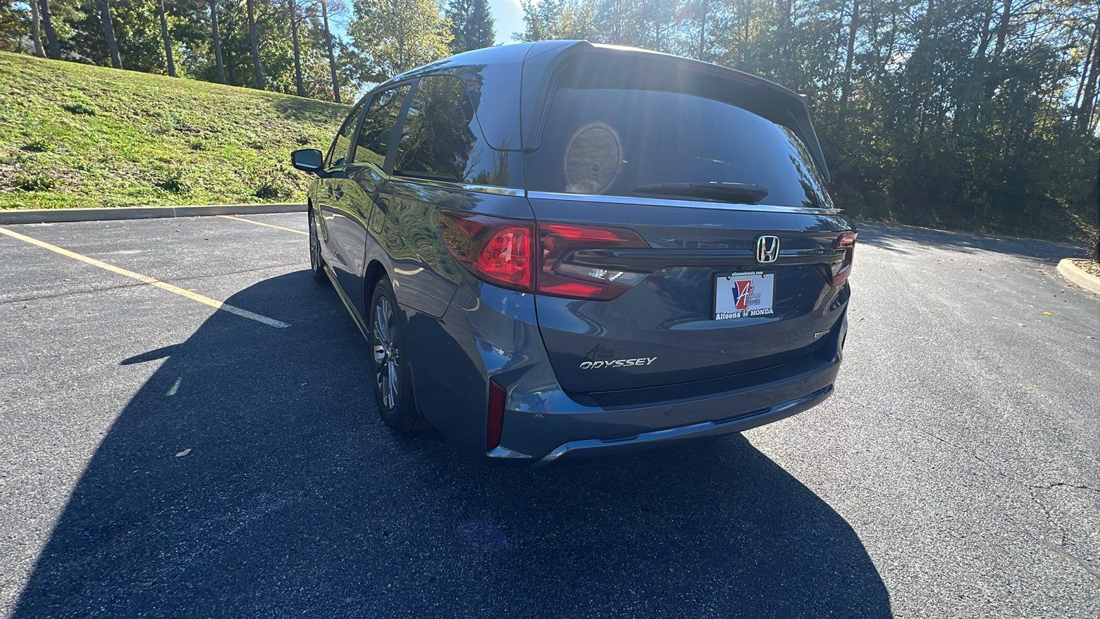 2027 Honda Odyssey photo 6 of 32