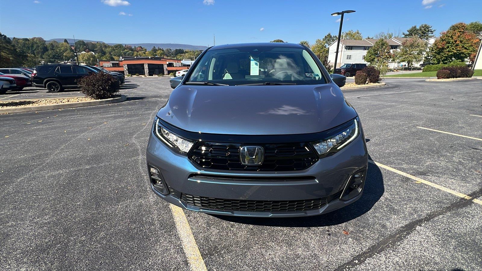 2027 Honda Odyssey photo 9 of 32