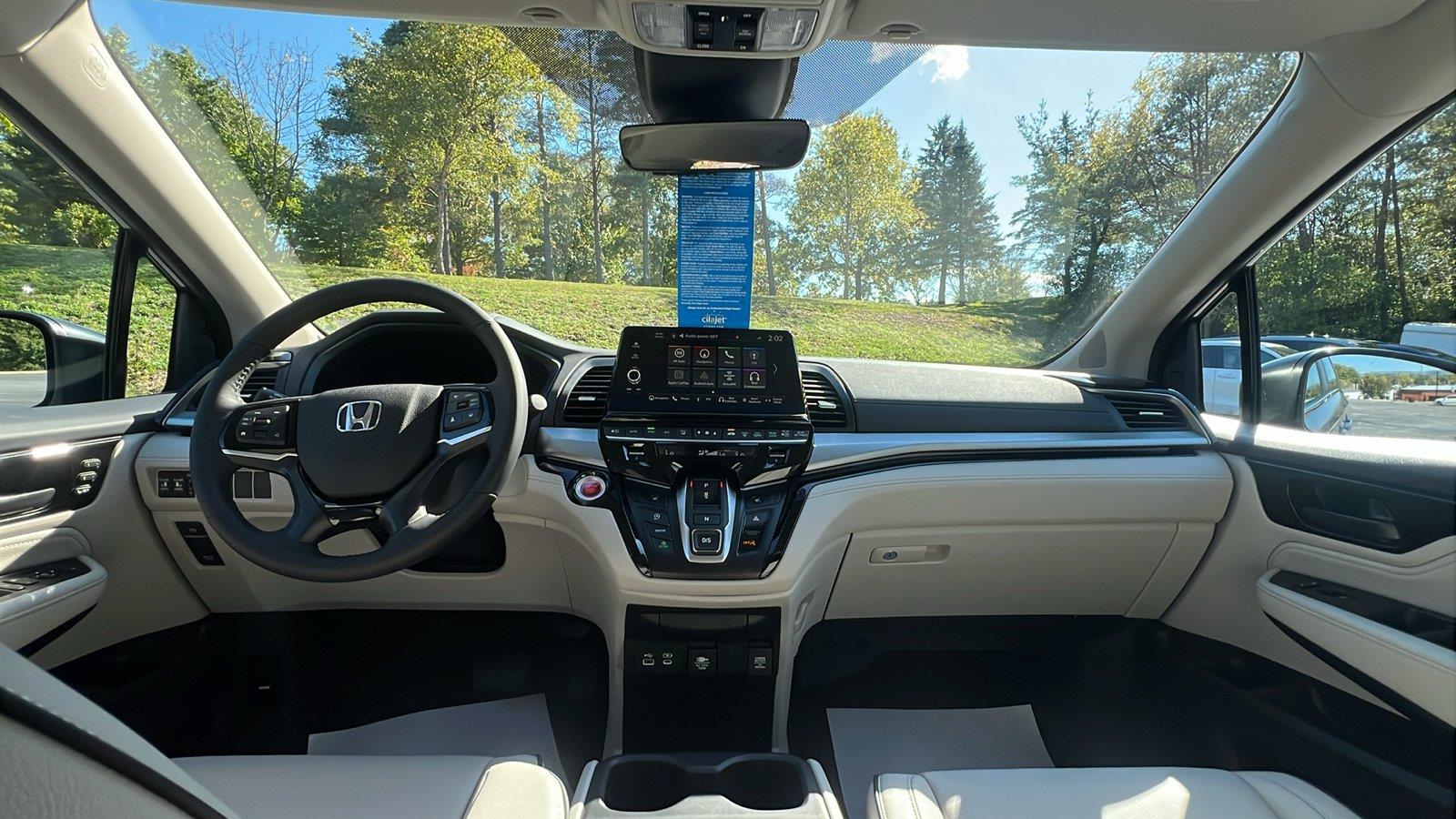 2027 Honda Odyssey photo 19 of 32