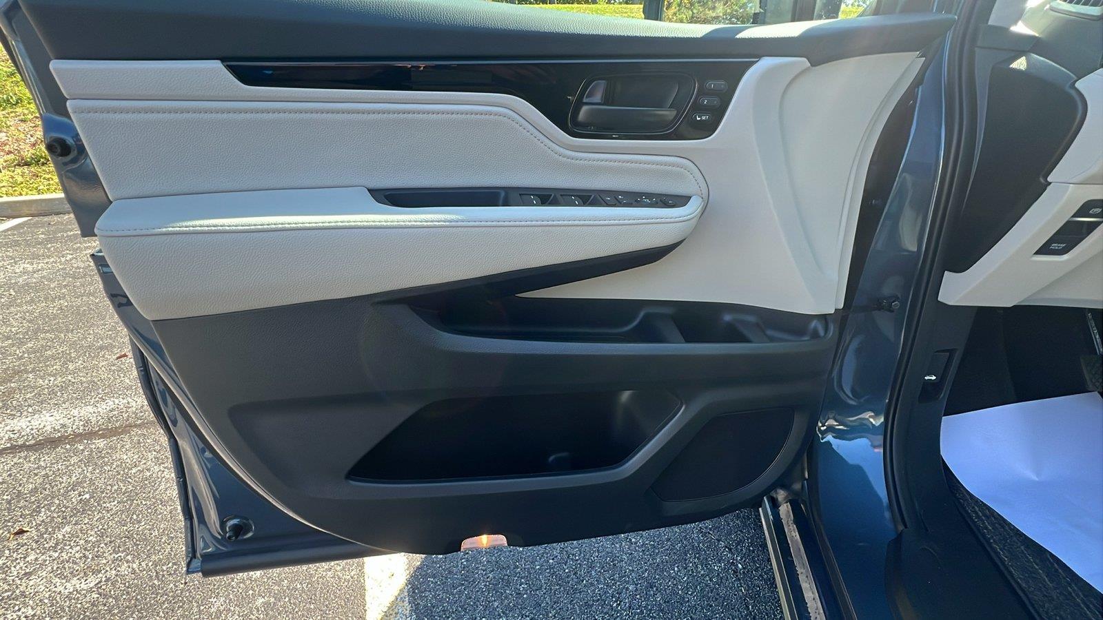 2027 Honda Odyssey photo 22 of 32