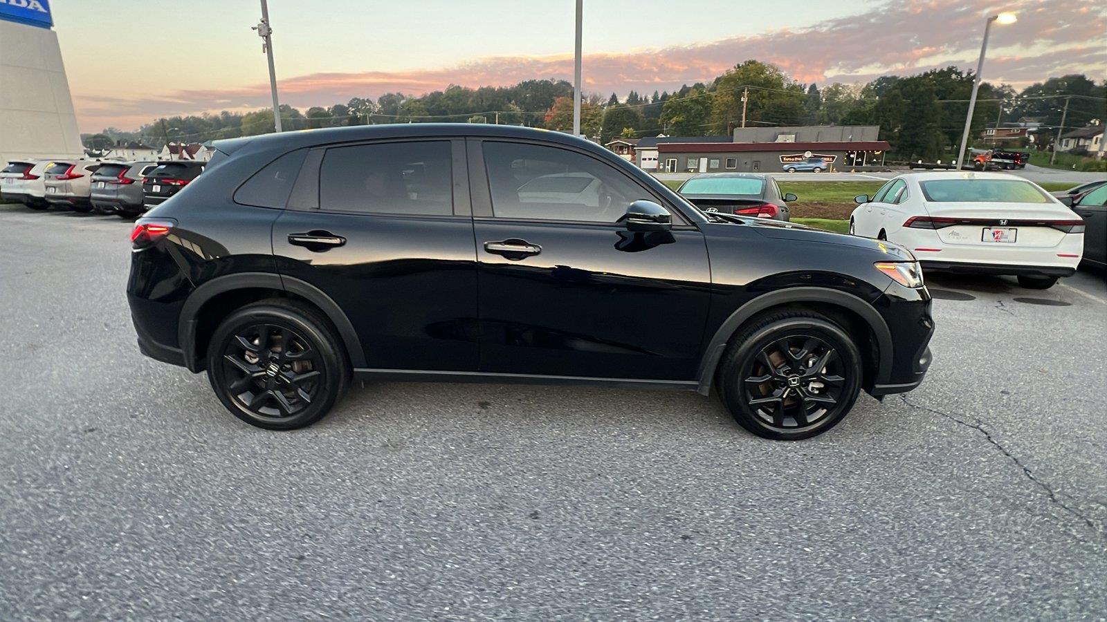 2023 Honda HR-V photo 3 of 29