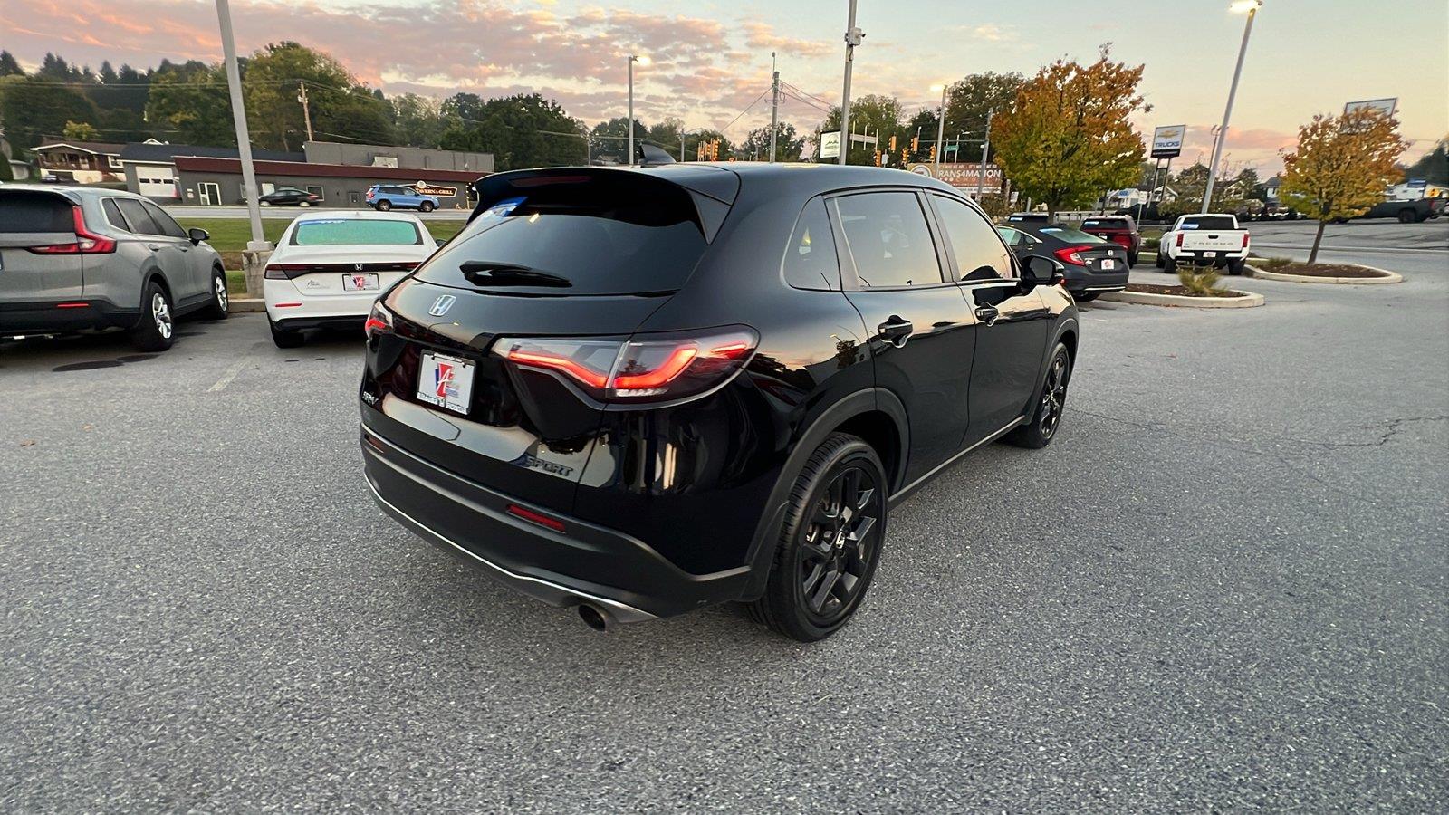 2023 Honda HR-V photo 4 of 29