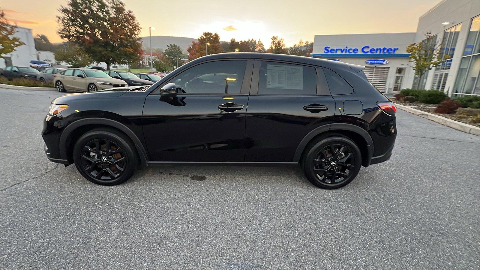 2023 Honda HR-V photo 7 of 29