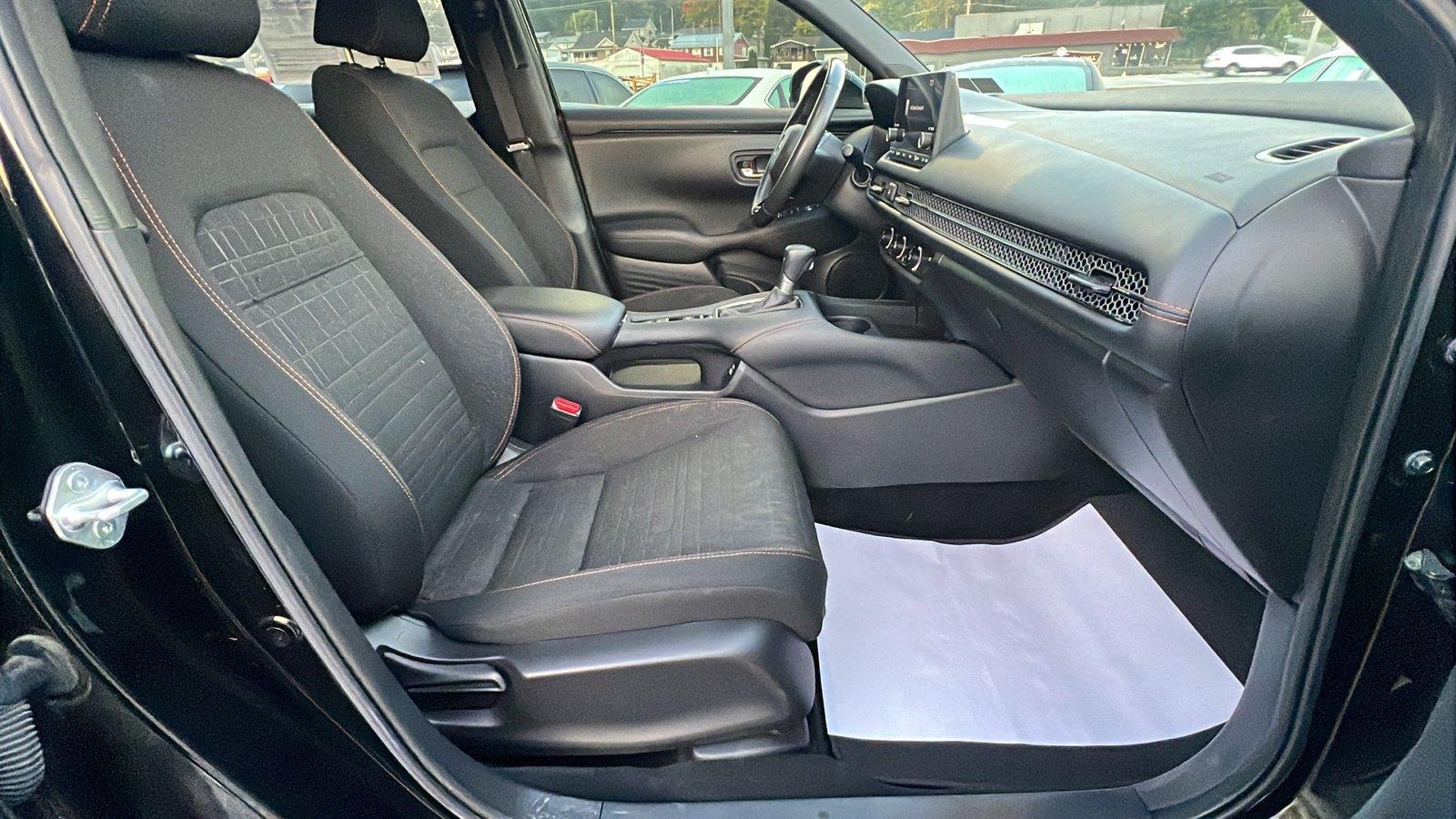 2023 Honda HR-V photo 13 of 29