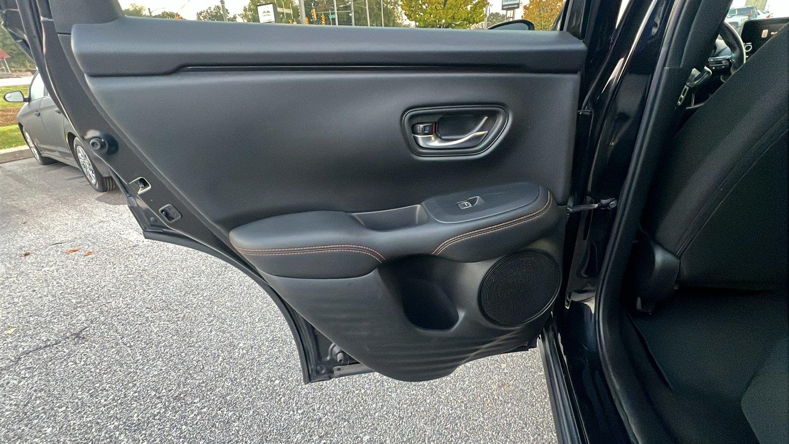 2023 Honda HR-V photo 17 of 29