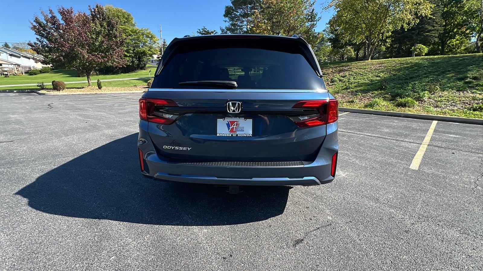 2027 Honda Odyssey photo 5 of 30
