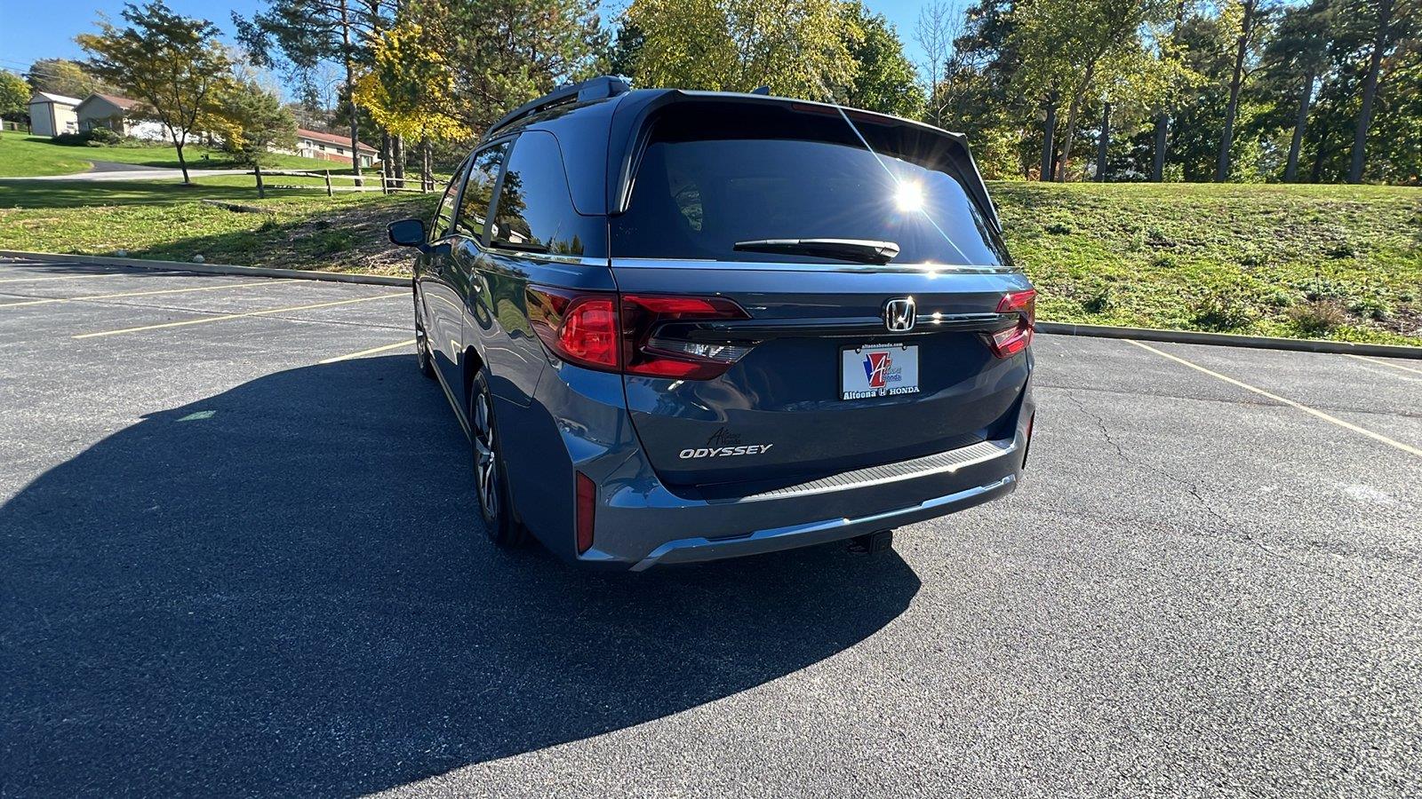 2027 Honda Odyssey photo 6 of 30