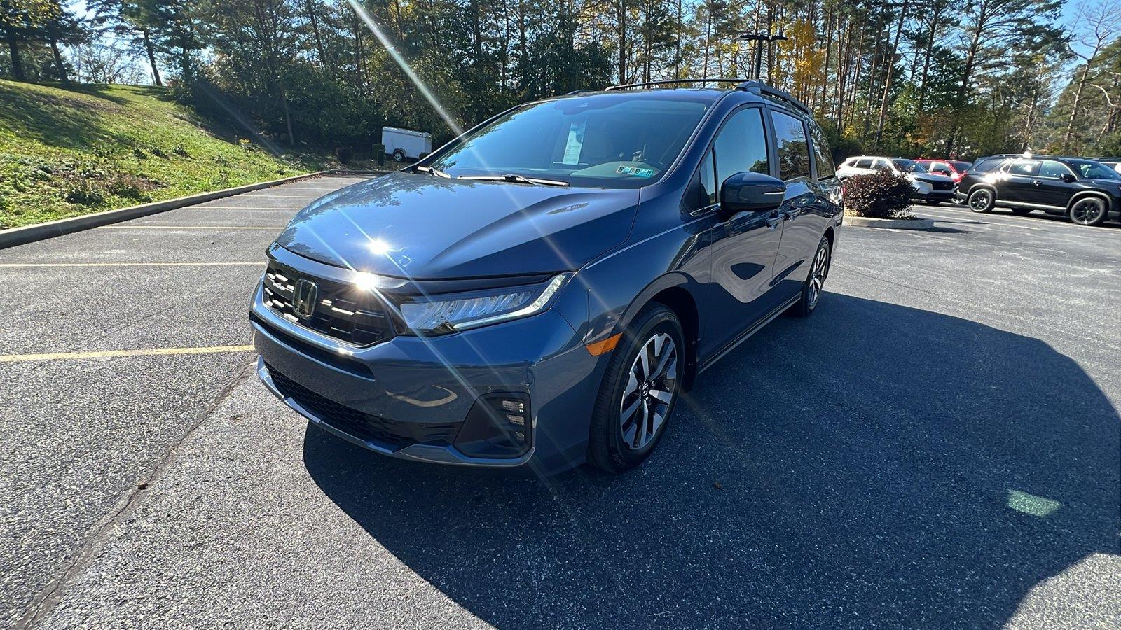 2027 Honda Odyssey photo 8 of 30