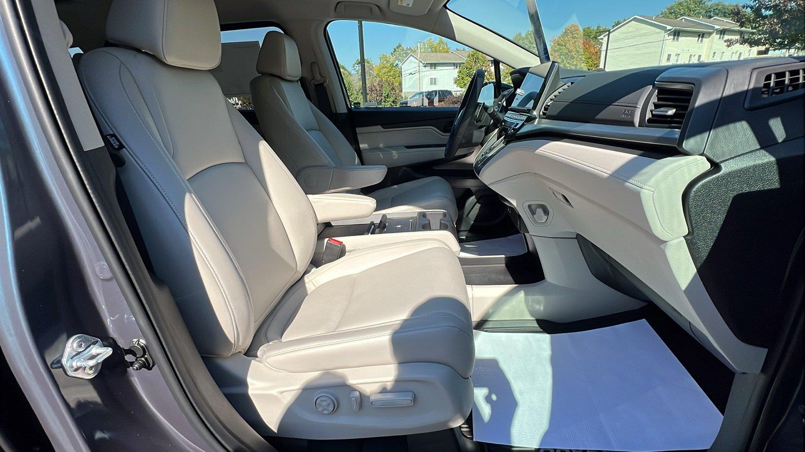 2027 Honda Odyssey photo 13 of 30
