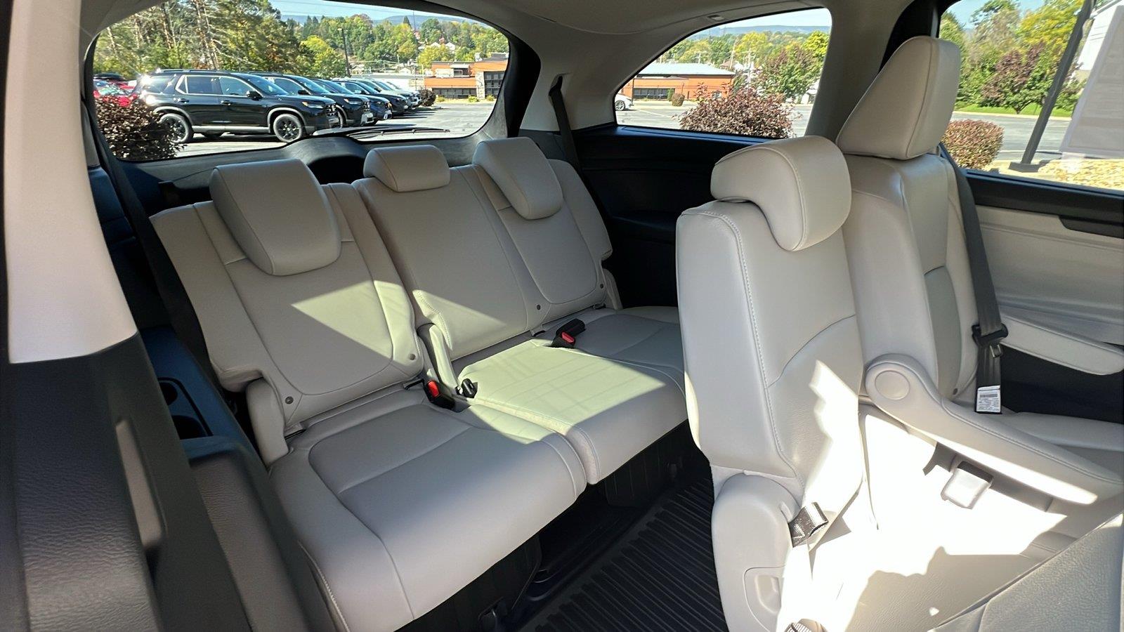 2027 Honda Odyssey photo 15 of 30