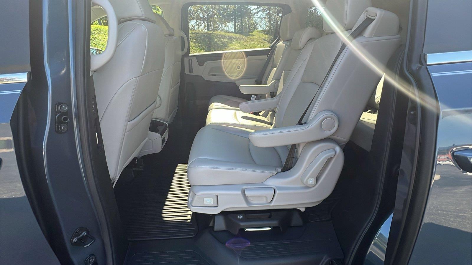 2027 Honda Odyssey photo 17 of 30