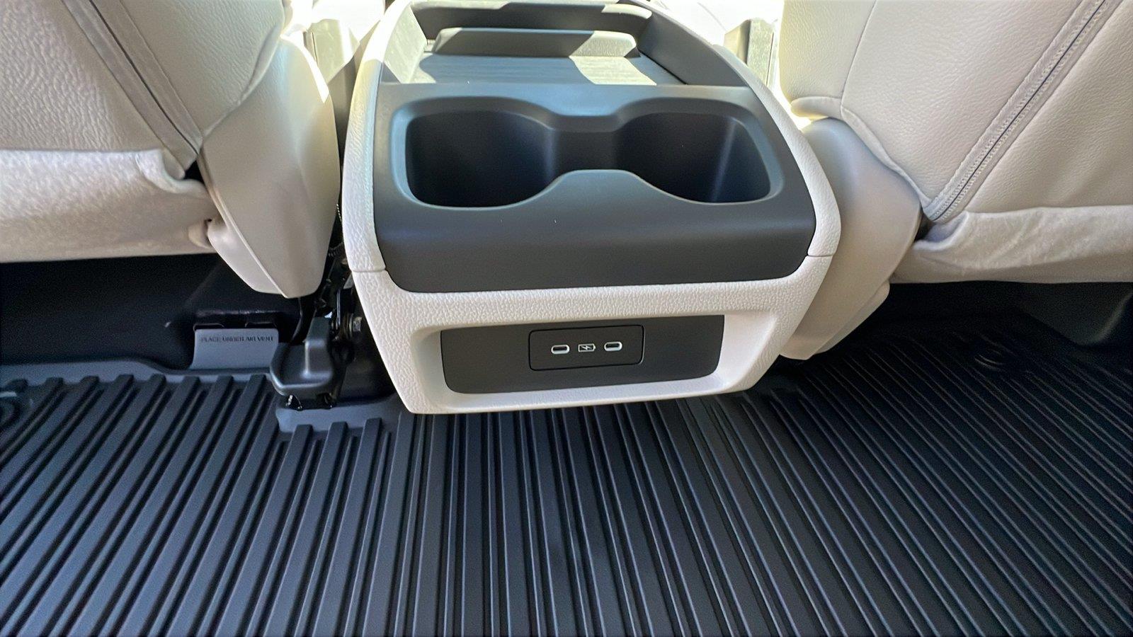 2027 Honda Odyssey photo 19 of 30