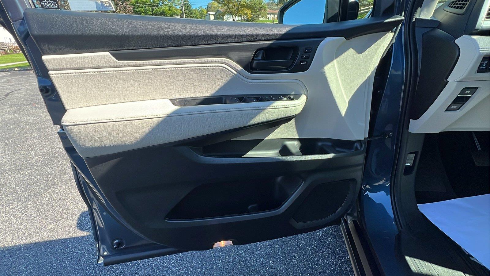 2027 Honda Odyssey photo 21 of 30