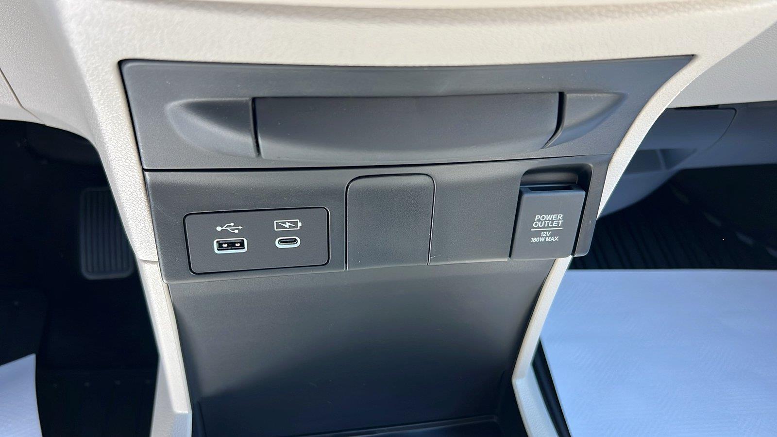 2027 Honda Odyssey photo 24 of 30