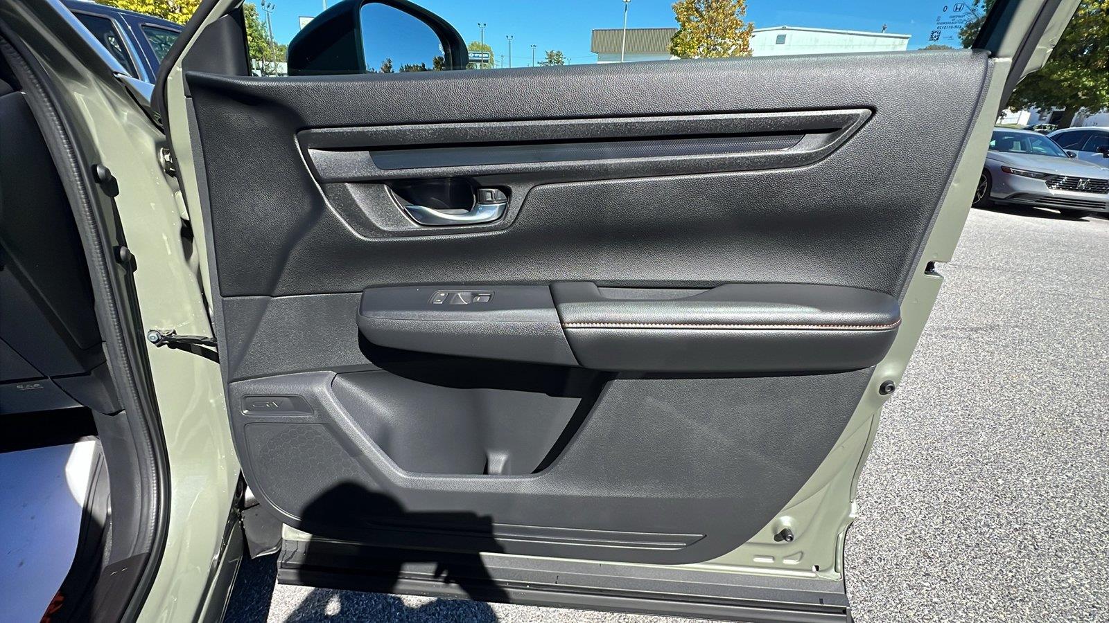 2027 Honda CR-V Hybrid photo 12 of 32