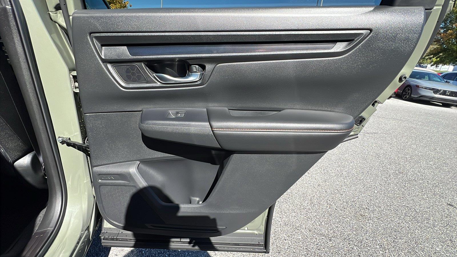 2027 Honda CR-V Hybrid photo 14 of 32