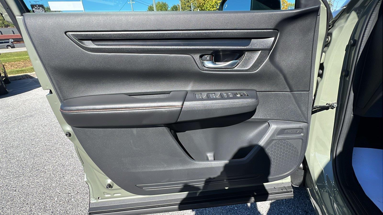 2027 Honda CR-V Hybrid photo 22 of 32