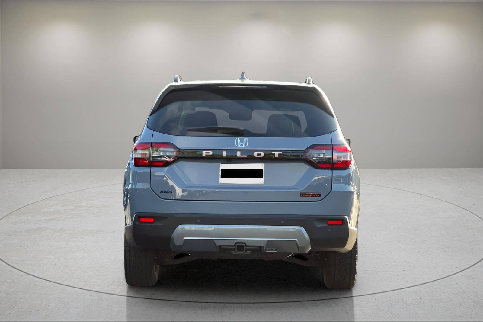 2026 Honda Pilot photo 4 of 25