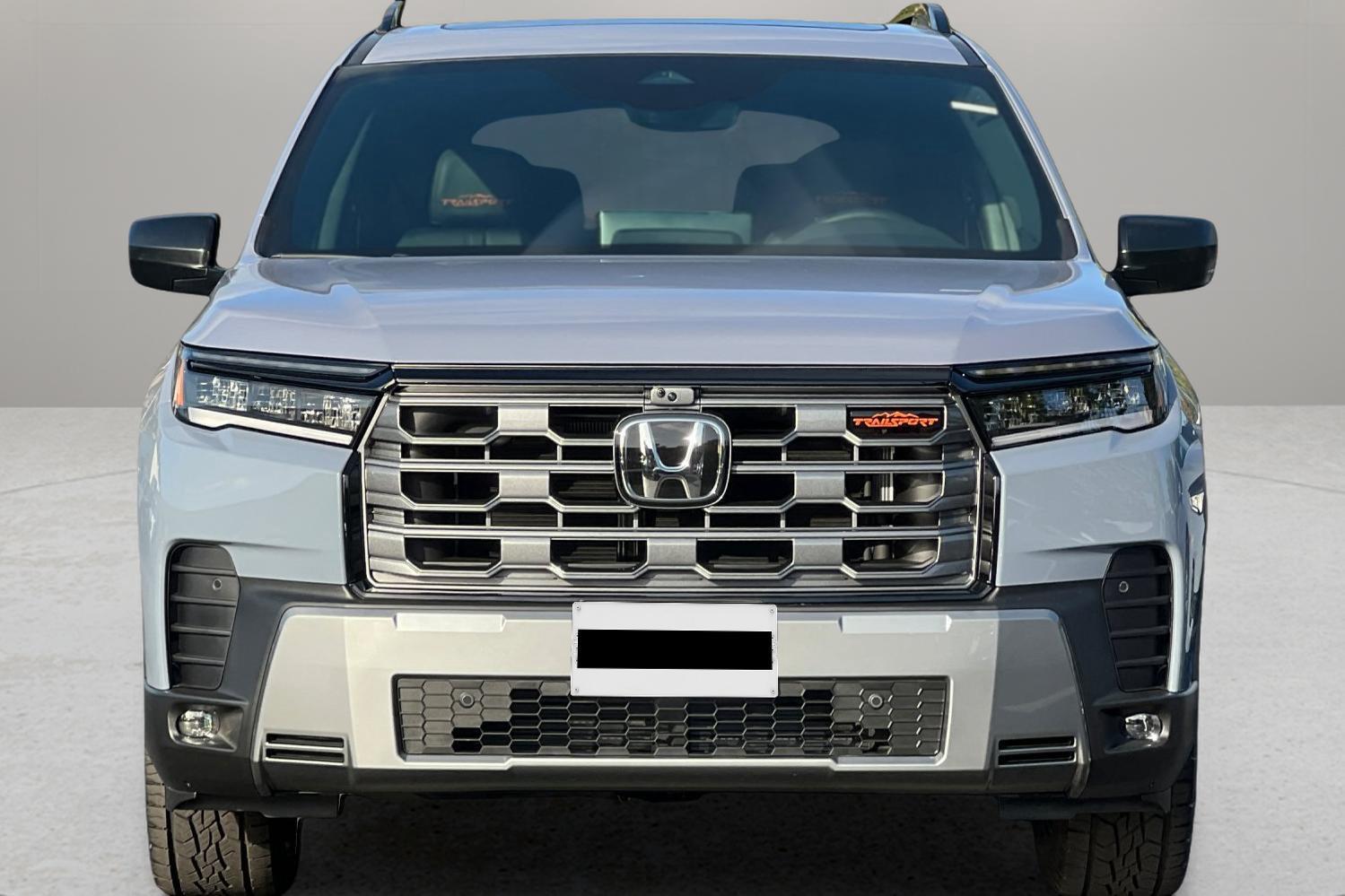 2026 Honda Pilot photo 8 of 25