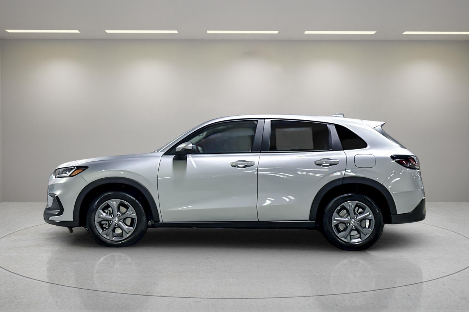 2027 Honda HR-V photo 2 of 25