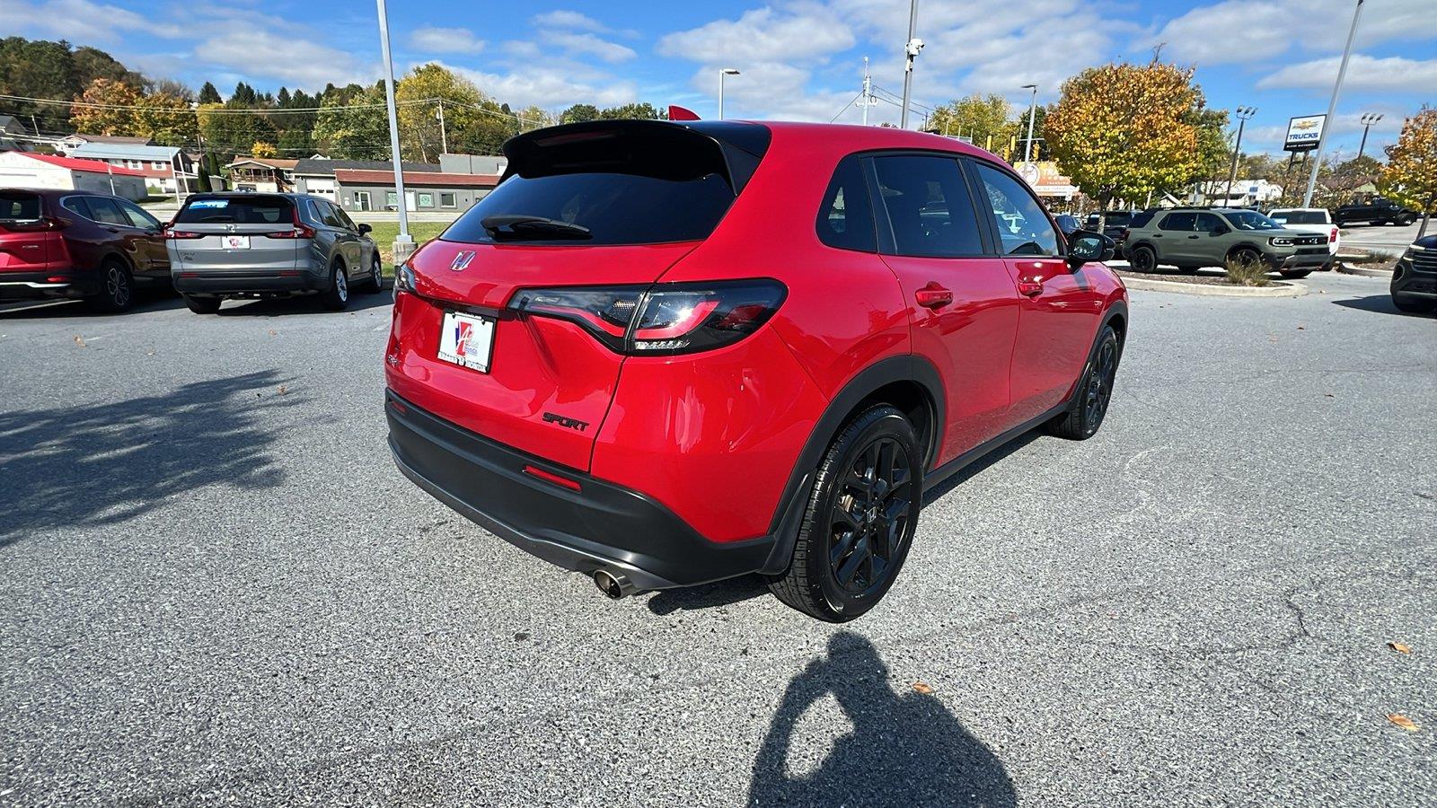 2025 Honda HR-V photo 4 of 29