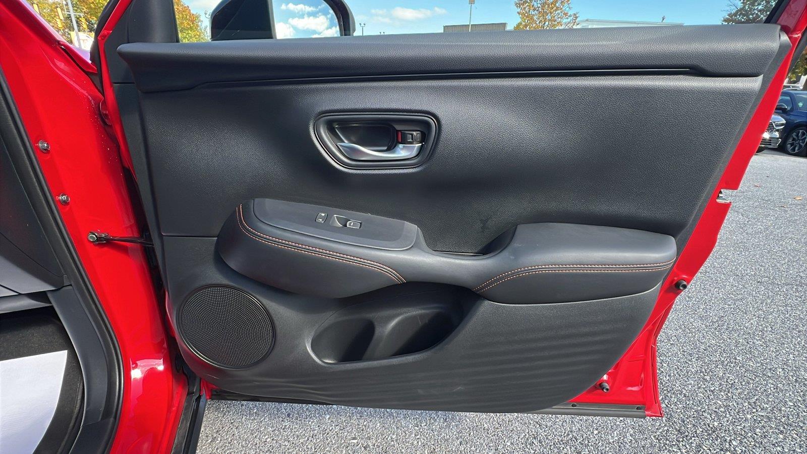 2025 Honda HR-V photo 12 of 29