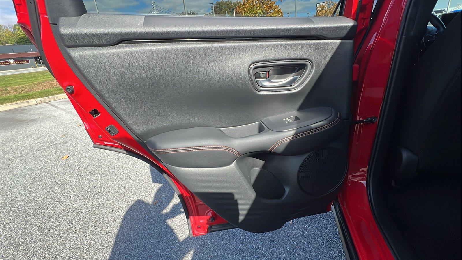 2025 Honda HR-V photo 17 of 29