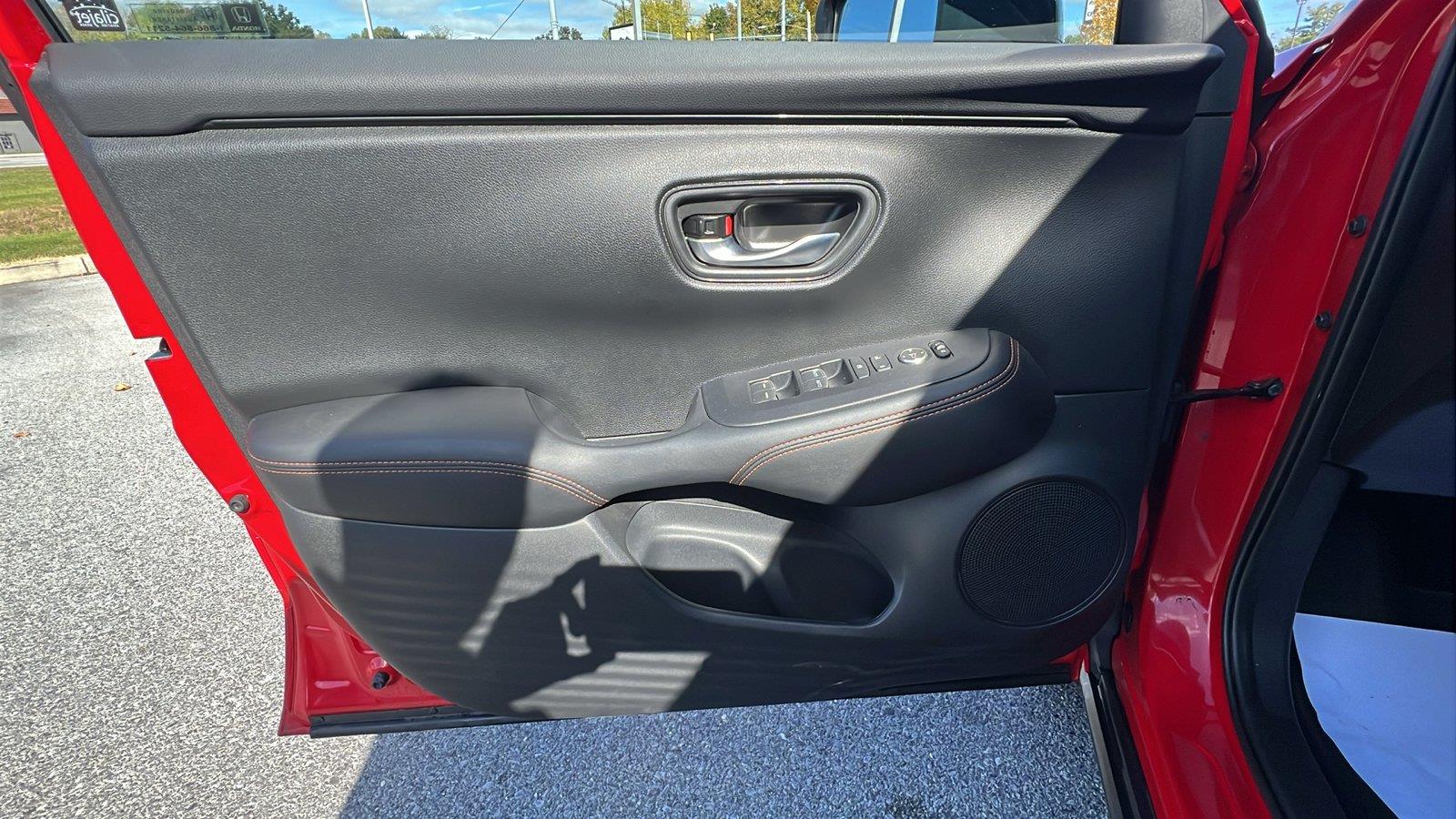2025 Honda HR-V photo 20 of 29