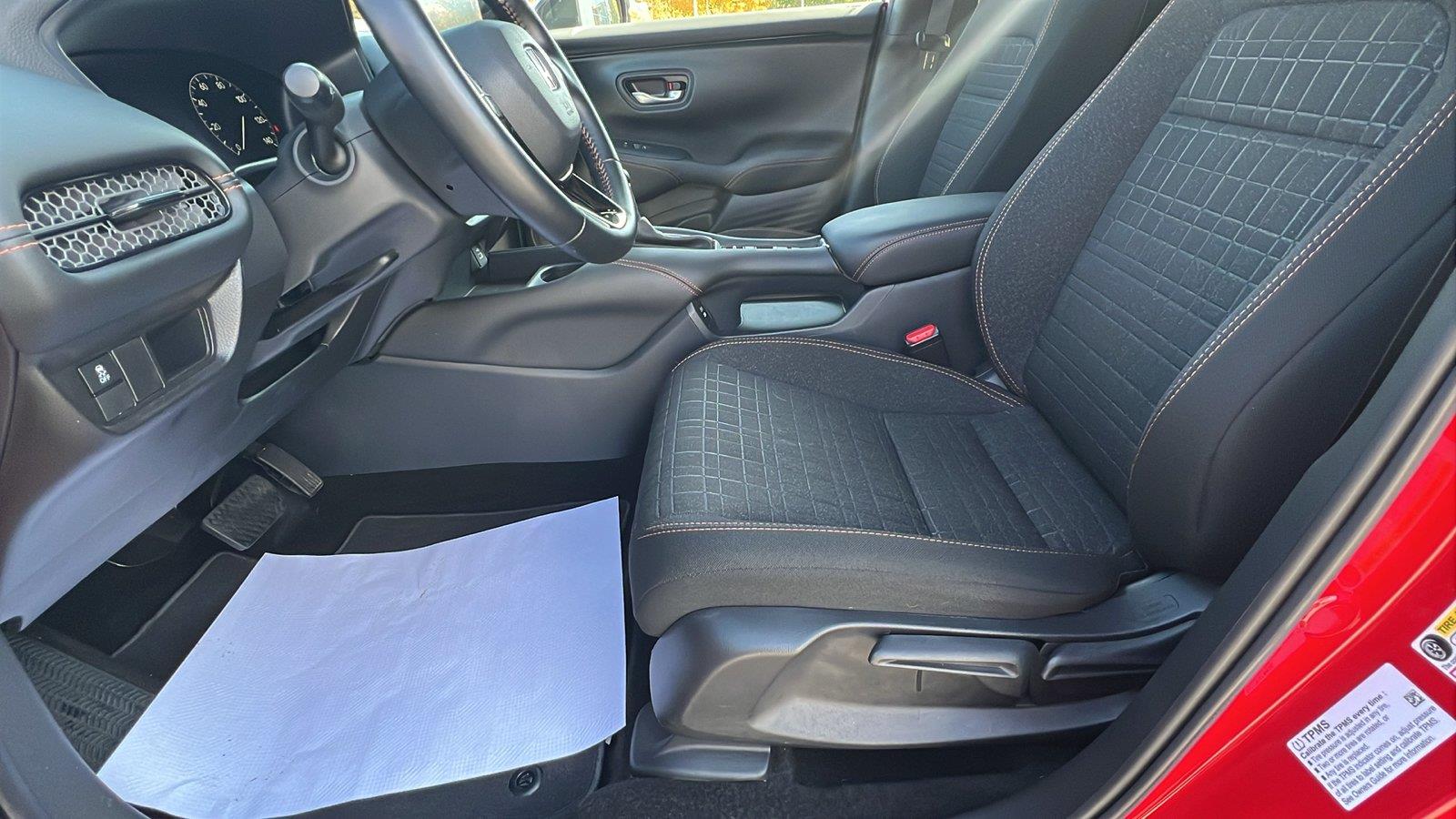 2025 Honda HR-V photo 21 of 29