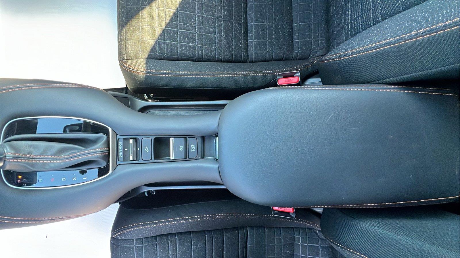 2025 Honda HR-V photo 22 of 29