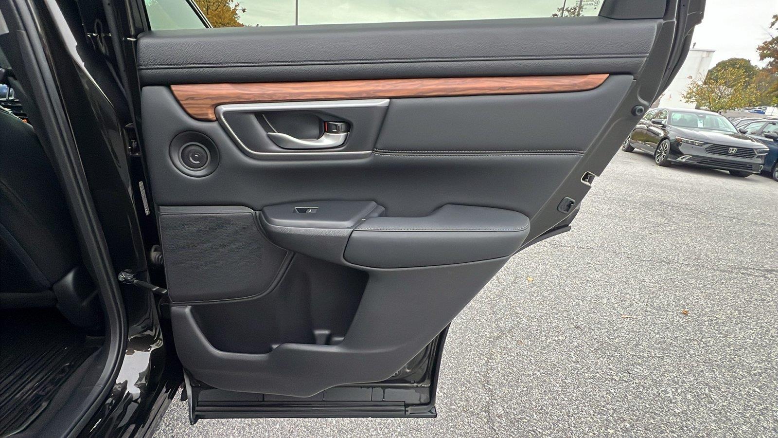 2017 Honda CR-V photo 14 of 34