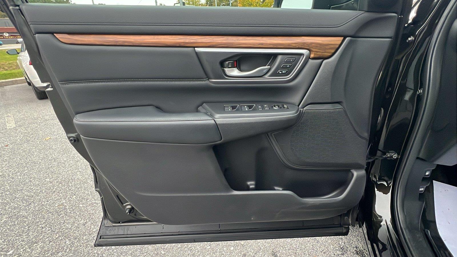 2017 Honda CR-V photo 22 of 34