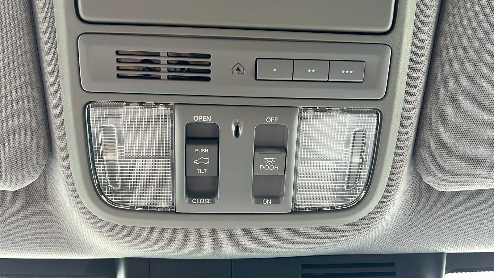 2017 Honda CR-V photo 31 of 34