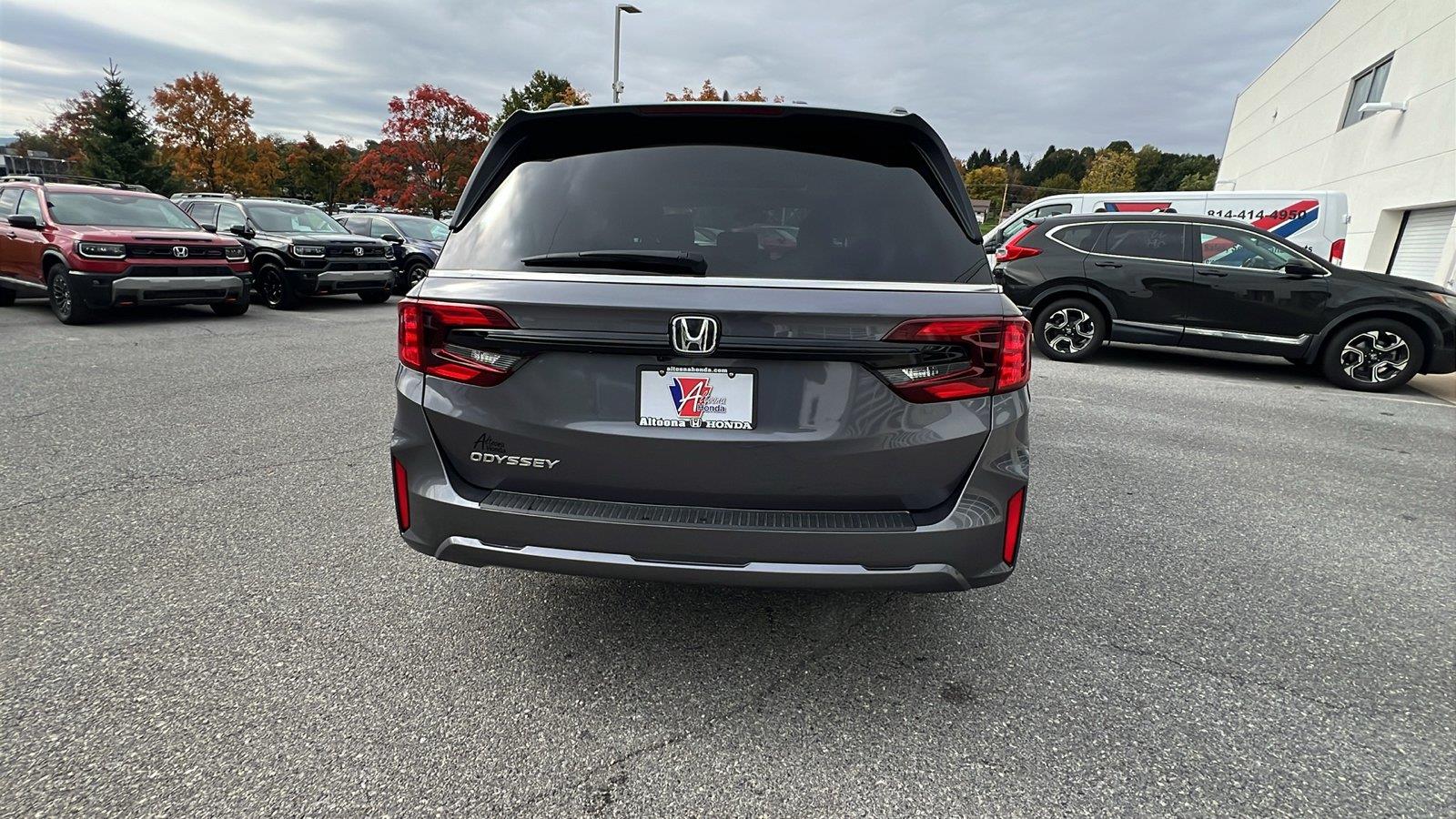 2026 Honda Odyssey photo 5 of 31