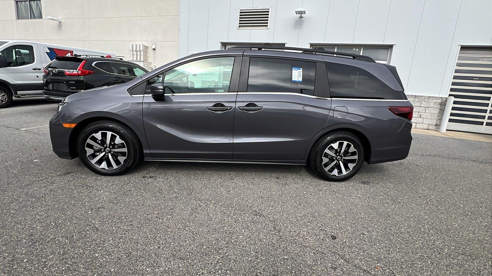 2026 Honda Odyssey photo 7 of 31