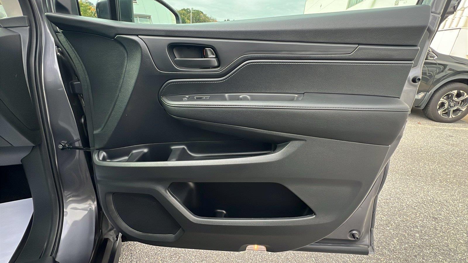 2026 Honda Odyssey photo 12 of 31