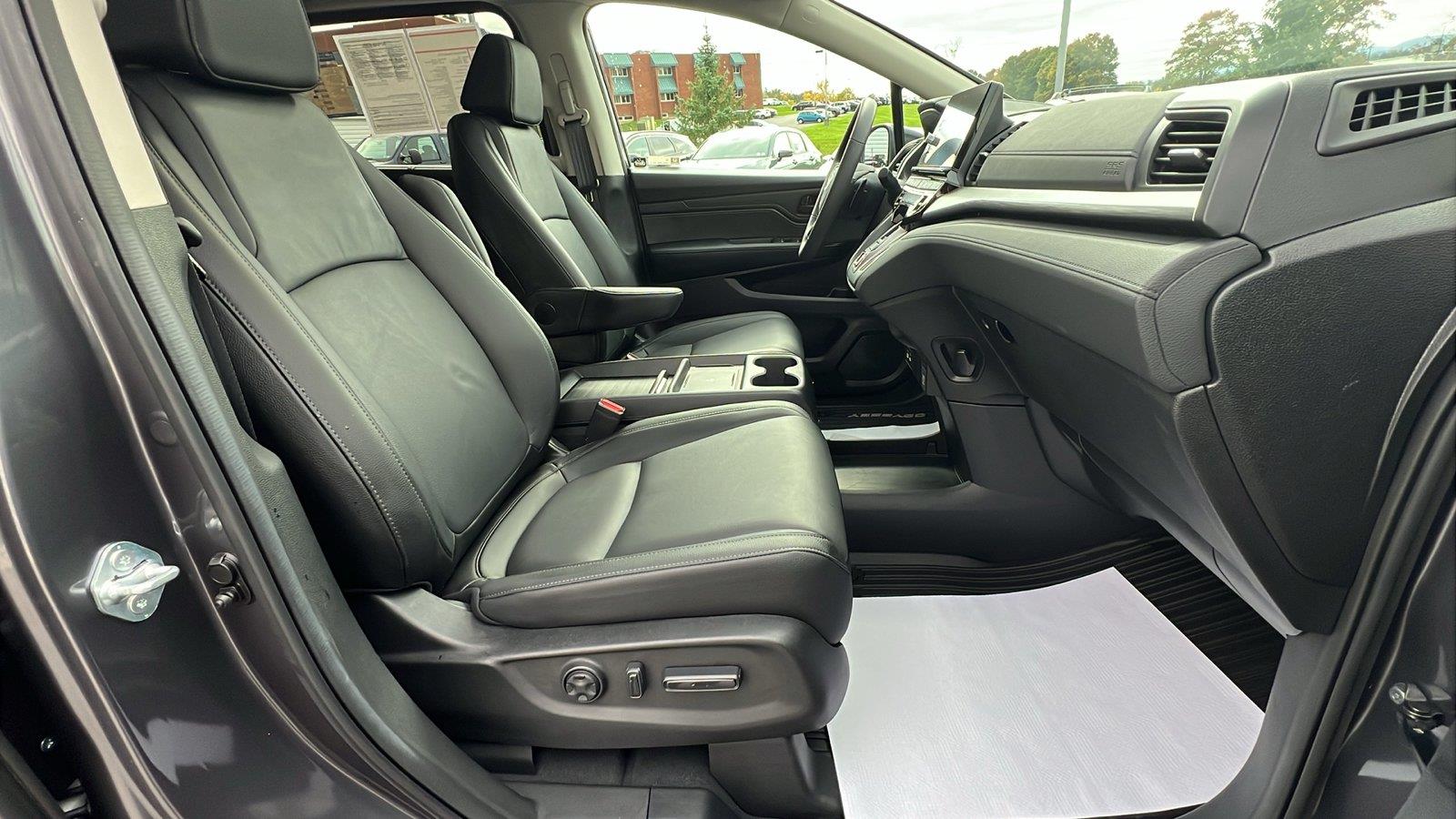 2026 Honda Odyssey photo 13 of 31