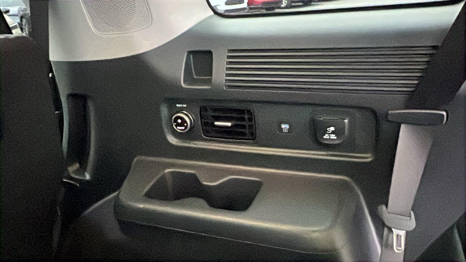 2024 Hyundai Santa Fe Hybrid photo 19 of 34
