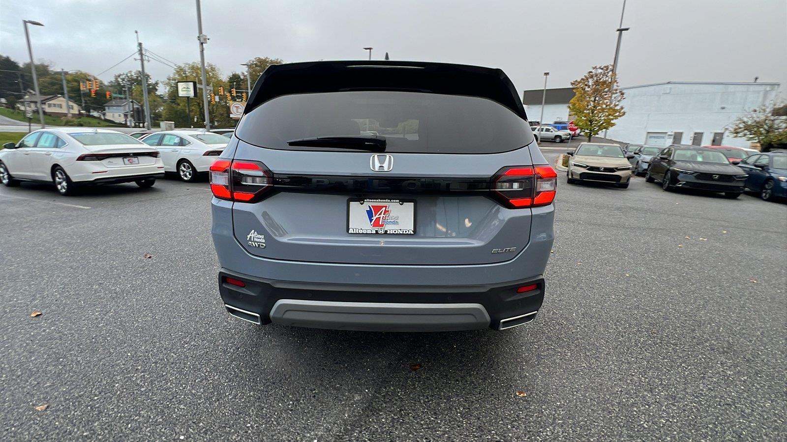 2025 Honda Pilot photo 5 of 35