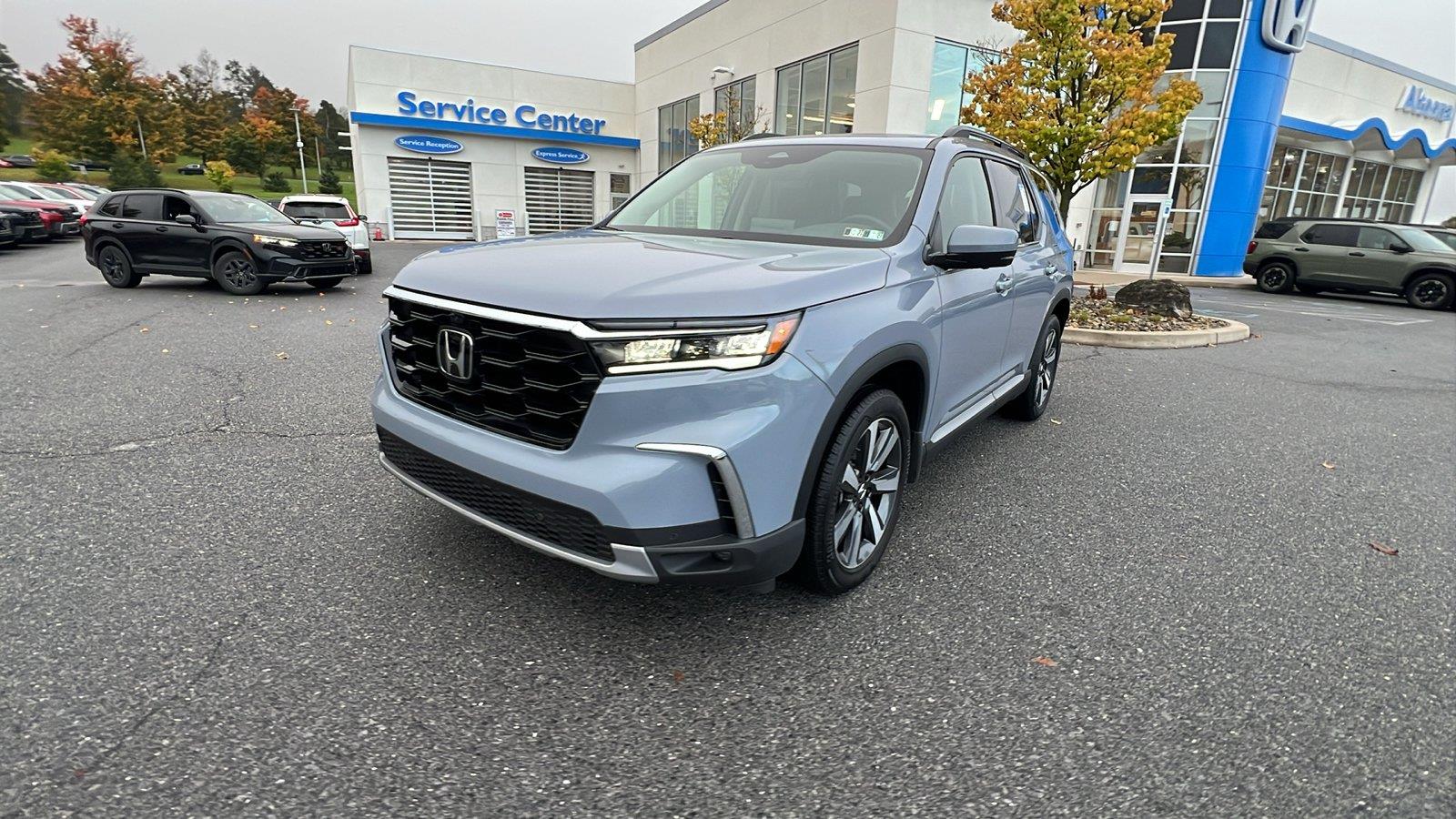 2025 Honda Pilot photo 8 of 35