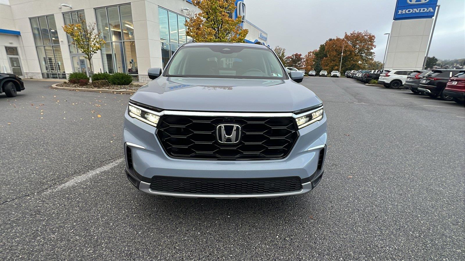 2025 Honda Pilot photo 9 of 35