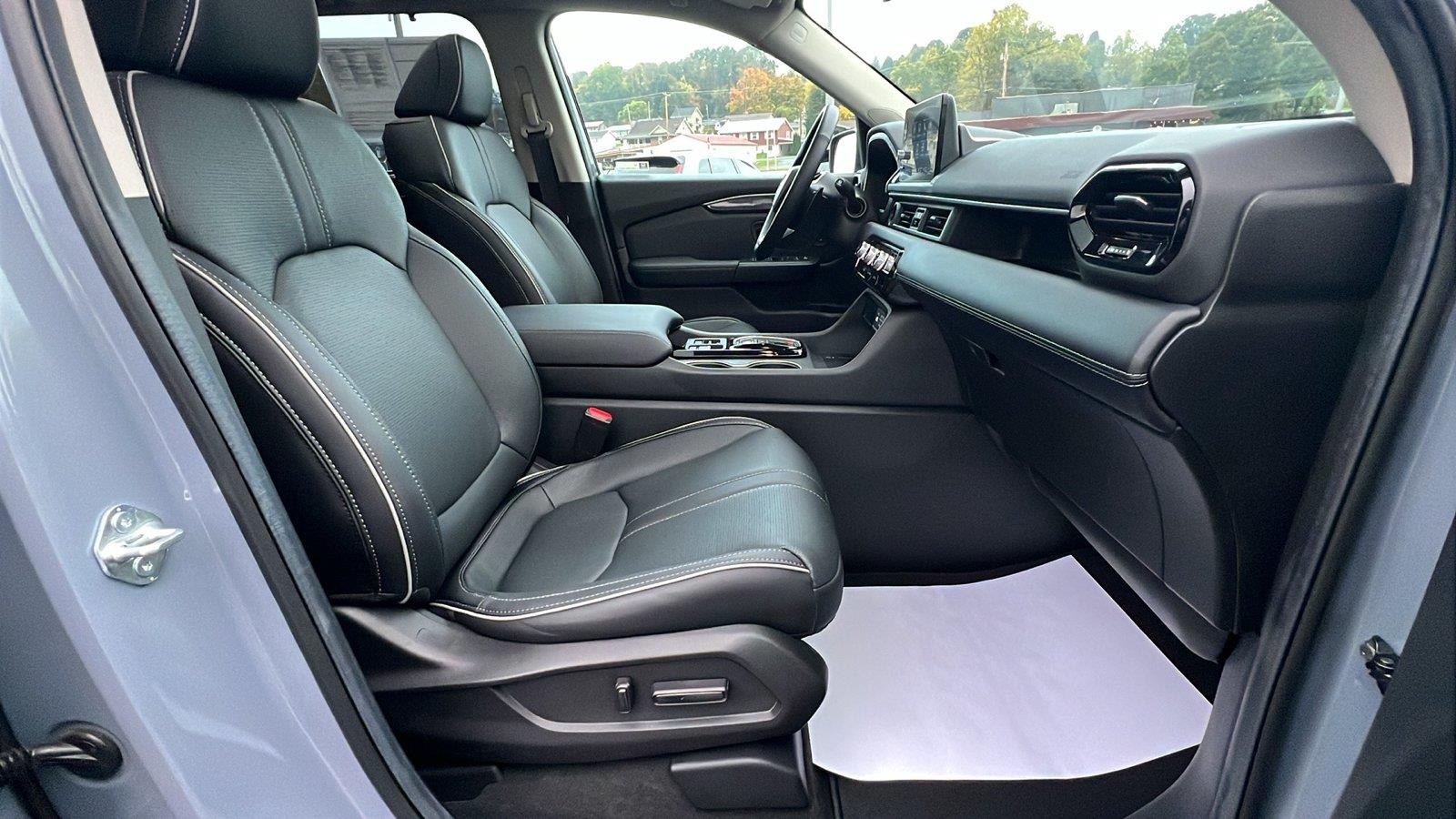 2025 Honda Pilot photo 13 of 35