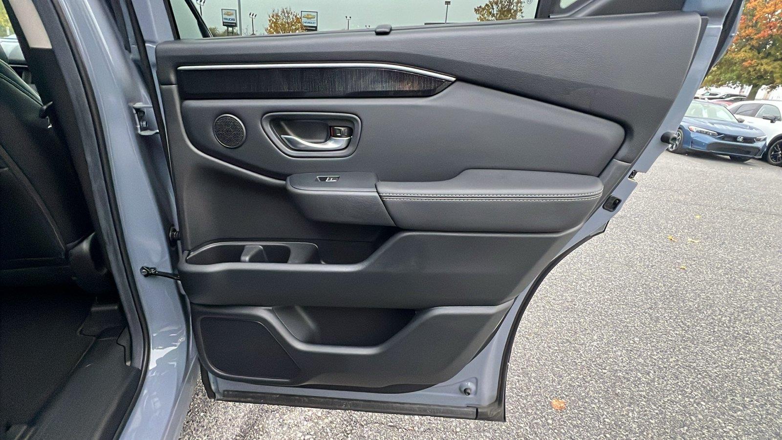 2025 Honda Pilot photo 14 of 35