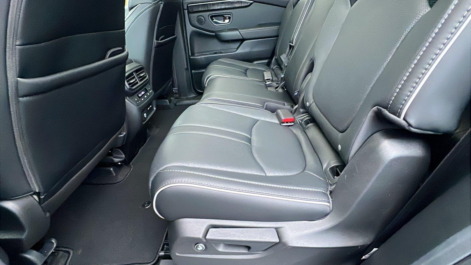 2025 Honda Pilot photo 19 of 35