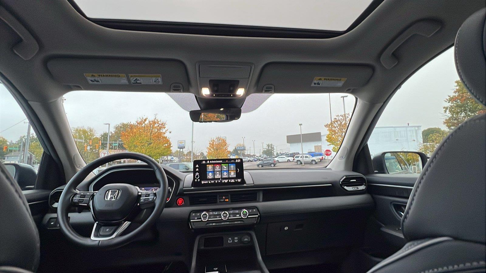 2025 Honda Pilot photo 22 of 35