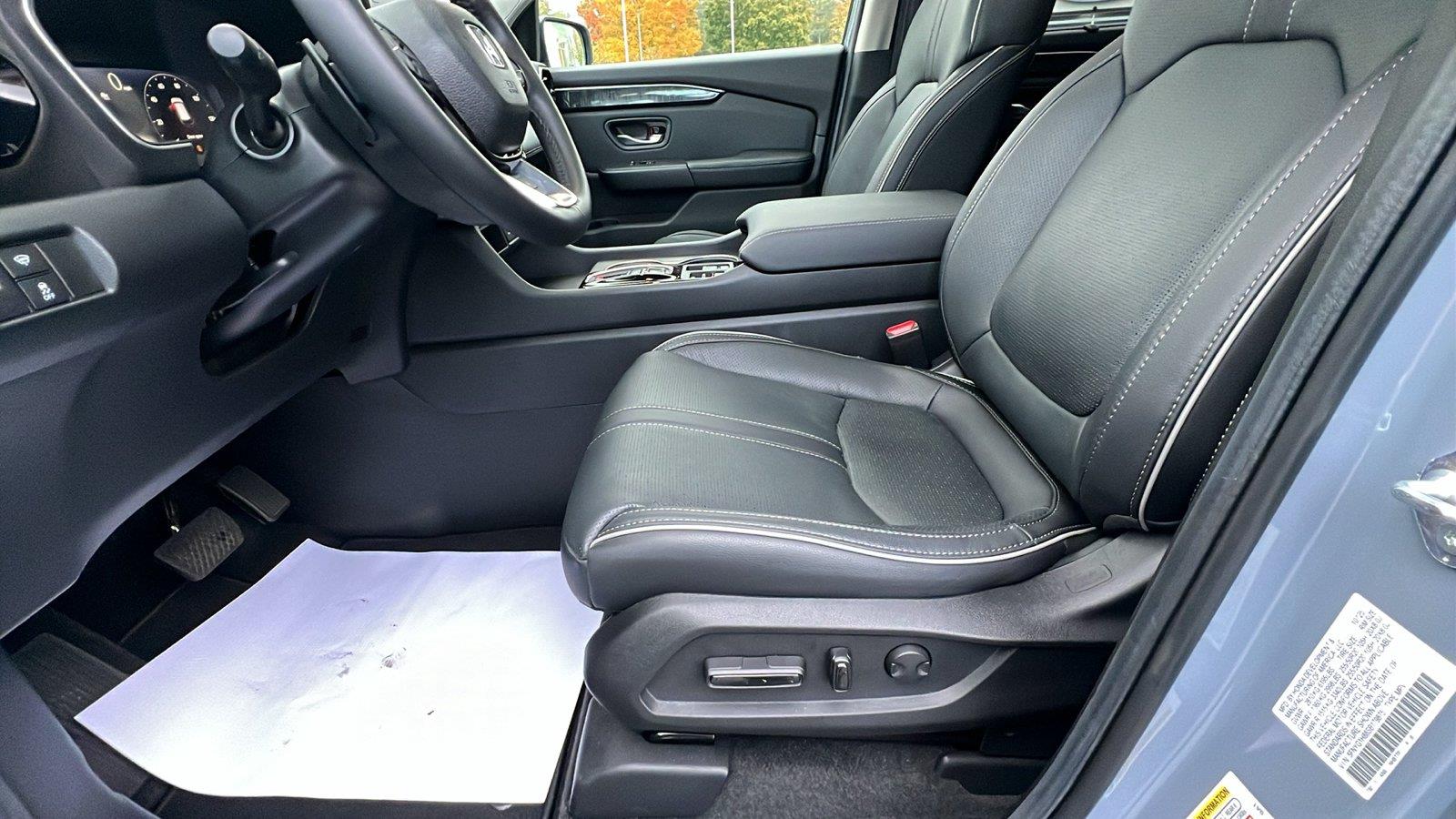 2025 Honda Pilot photo 25 of 35