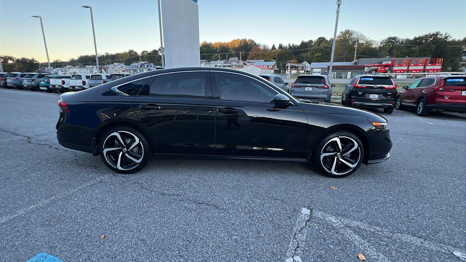 2024 Honda Accord Sedan photo 3 of 30